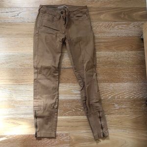 Vince skinny camel cargo pant with zip hem